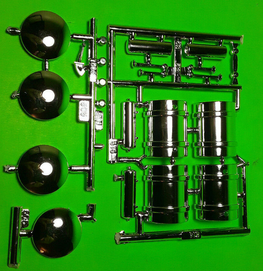 AMT Ford C900 COE 1/25 Chrome Fuel Tanks Air Horns Semi Truck Rig Lot Model Car