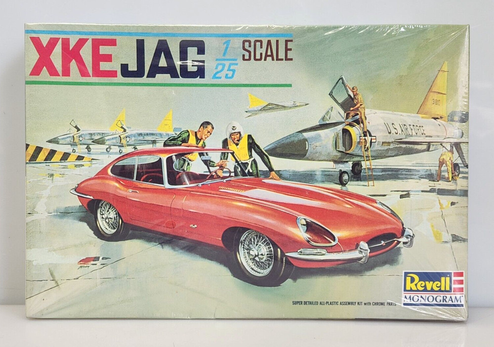 1997 Revell Monogram XKE JAG Jaguar 1/25 Plastic Model Kit 0556, New Sealed