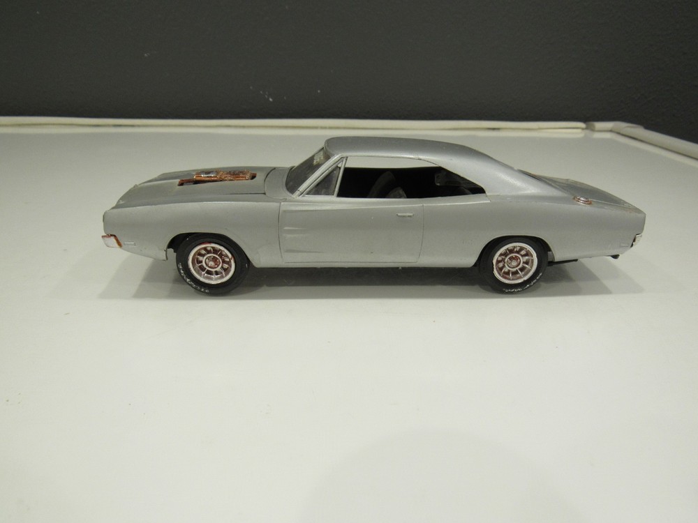 1969 Mopar Dodge Charger Car model Kit 1/25 Built vintage