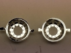 AMT Kenworth W-925 Two Chrome Outer Rear Wheels from 1:25 Model Kit