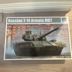 Trumpeter 1:35 Russian T-14 Armata MBT Tank Model Kit, Unassembled