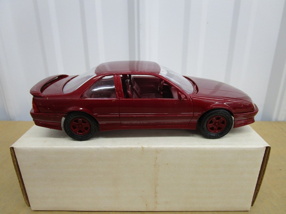 1990 Chevrolet Beretta GTZ 1/25 AMT ERTL dealer promo car Maroon box RZ model