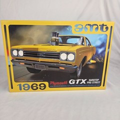 AMT Plymouth GTX Hardtop Pro Street 1/25 Scale Plastic Model Kit