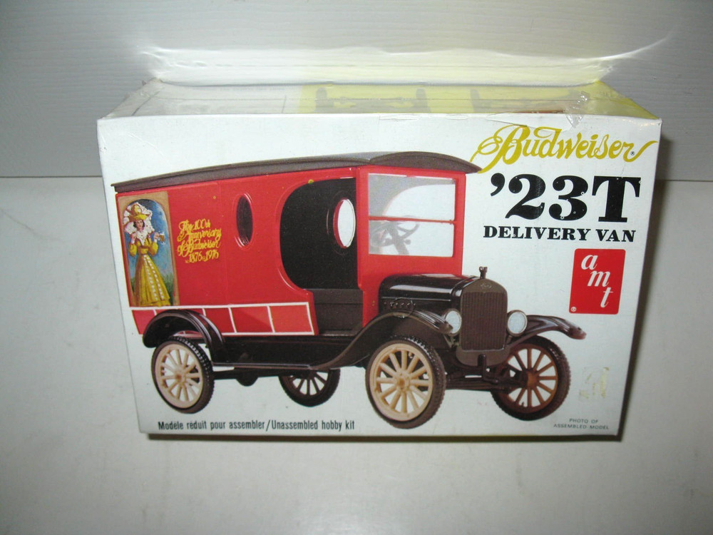 AMT BUDWEISER 1/25 1923 FORD MODEL T DELIVERY VAN KIT #2401. SEALED
