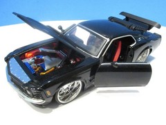 Jada Toys 1:24 Diecast Car Black 1970 Ford Mustang Boss