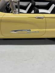 VINTAGE AMT 1/25 1959 FORD T-BIRD CONV. PRO BUILT & FINISHED IN CASINO CREAM