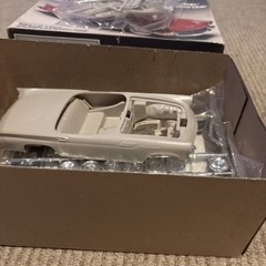 AMT ERTL 1957 Ford Thunderbird 1/25 Scale Plastic Model Kit 1989 Open Box