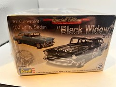 Revell 85-4240 1957 Chevy Sedan Black Widow 2n1 Model KIT 1/25 McM Niob