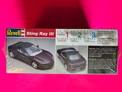 CHEVROLET CORVETTE STING RAY III MODEL KIT REVELL 1/25 SCALE NEW SEALED COOL!!