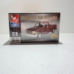 AMT Ertl #31945-1HD 1:25 1992 Ford F150 Flareside Plus Pack Plastic Kit Sealed