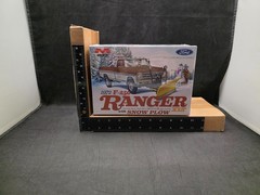 Moebius 1972 F-250 Ranger XLT w/Snow Plow 1:25 Scale Plastic Model Kit 2568