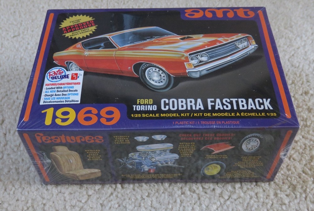AMT 1969 Ford Torino Cobra Fastback 1/25 Scale Model Kit Retro Delux AMT1217M/12