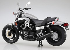 Aoshima 1/12 BIKE MODEL Yamaha VMAX Silver Dust Diecast Model -ASSEMBLED-