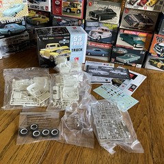 AMT 882 1953 Ford Pickup Truck 3n1 Trophy Series 1/25 Model Kit