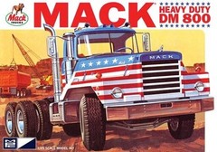 MPC Mack DM800 Semi Tractor 1/25 899 Plastic Model Kit
