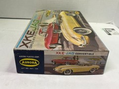 1/25 AURORA JAGUAR XKE JAG HARDTOP OR CONVERTIBLE PARTIALLY BUILT MODEL CAR KIT