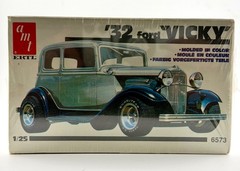 AMT ERTL ‘32 Ford Vicky 1/25 Scale Model Kit #6573 Sealed Vintage-New in Box