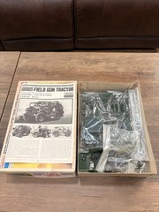 Peerless Canadian Chevrolet Field Gun Tractor 1:35 Plastic Kit w/Crew Green 3510