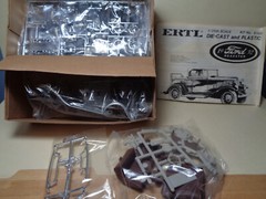 ERTL 8108 1/25 SCALE ’32 FORD ROADSTER DIECAST METAL MODEL KIT NEW IN ORIGINAL B