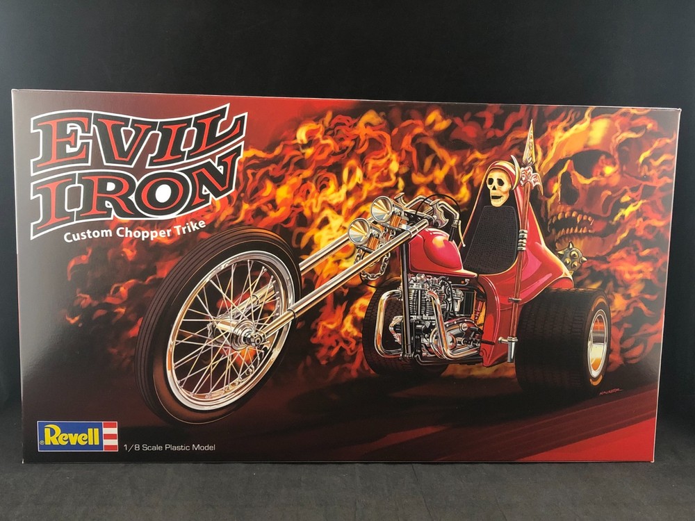 Revell “Evil Iron” Custom Chopper Trike – 1:8 Scale Plastic Model Kit 17325
