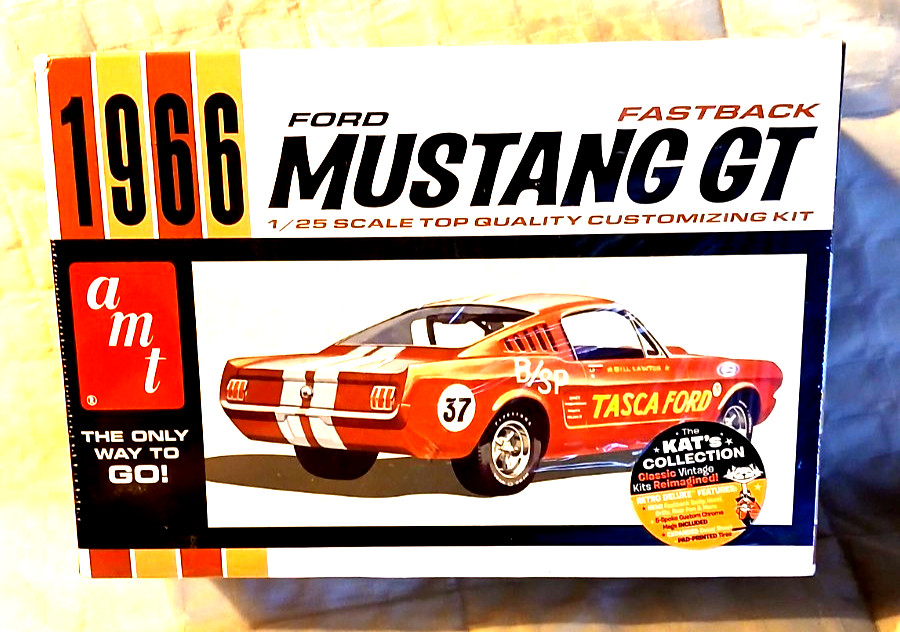 AMT Skill 2 Model Kit 1966 Ford Mustang GT Fastback 1/25 Scale – Red