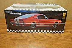 AMT 1967 SHELBY GT-350 1/25 SCALE MODEL KIT (molded in white)