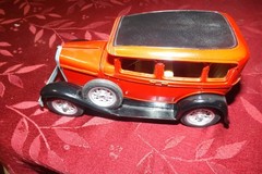 HUBLEY FORD 4 DOOR SEDAN 2 METAL MODEL KIT HOT ROD PARTS REPAIR 1:20 JUNKYARD