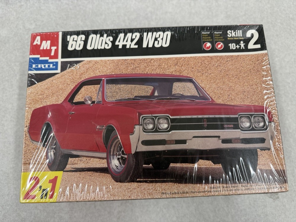 AMT ERTL ’66 Olds 442 W30 Car 2 in 1 Stock Or Custom Kit 1:25 FACTORY SEALED