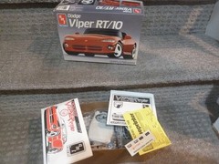AMT ERTL Dodge Viper RT/10 Model Kit 1/25 scale 6808 BRAND NEW