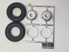 2 – REAR OUTER WHEELS & TIRES from Kenworth W925 AMT 1:25 Model Kit W-925