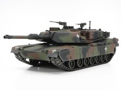 TAMIYA Military Model 1/35 M1A1 Abrams Tank Ukraine 25216