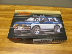 Aoshima NISSAN Terrano 4 Door V6 – 3000 R3 1:24 Scale Urban Custom Model Kit NOS