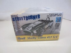 Revell STREETBURNER Shelby Cobra 427 S/C Scale 1/24 85-2828 2009 Factory Sealed