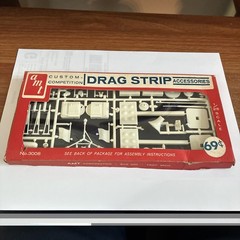 AMT Drag Strip Accessories Model Kit