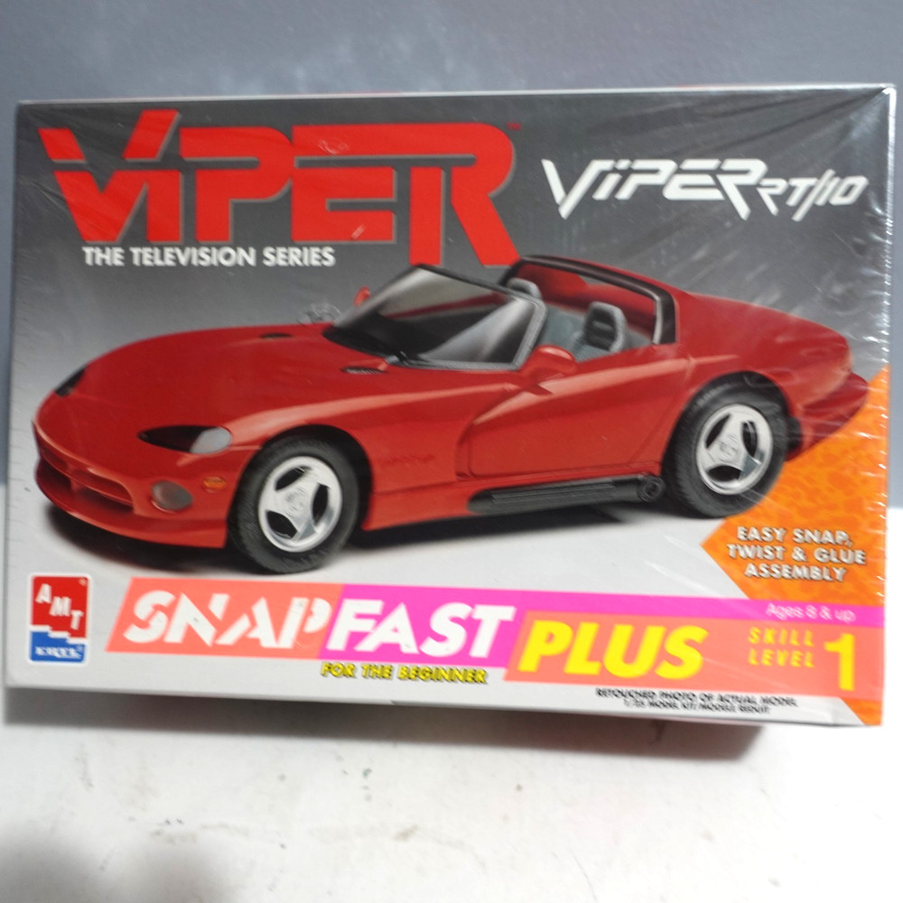 AMT Model Kit Dodge Viper RT/10 SnapFast Plus 1:25 Scale SEALED BOX