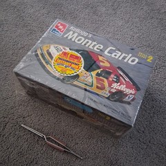 AMT/ERTL Kellogg’s Monte Carlo #5 Model Car Kit 8187 SEALED 1:25 1995 w/ Tool