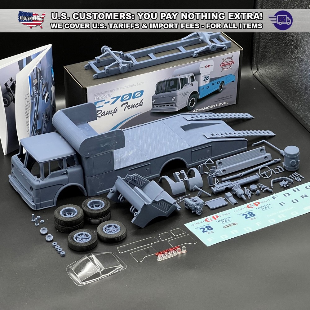 1/25 1972 Ford C-700 Ramp Truck Race Car Hauler Model Kit with Engine & Clears