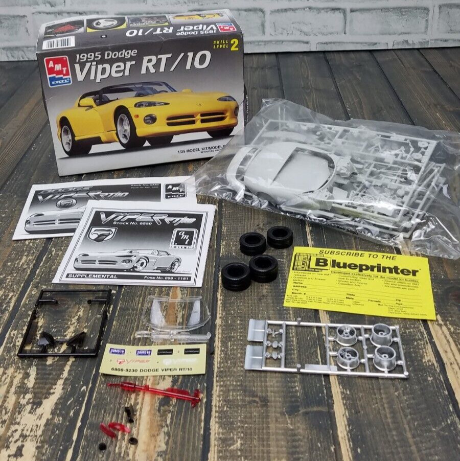 AMT ERTL – 1:25 1995 Dodge Viper RT/10 Model Kit 6550 – OPEN BOX ITEM