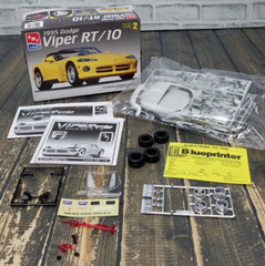 AMT ERTL – 1:25 1995 Dodge Viper RT/10 Model Kit 6550 – OPEN BOX ITEM