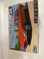 JAGUAR XK-E E-TYPE CLASSIC COUPE MODEL KIT REVELL 1/24 SCALE NEW