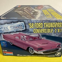 Monogram 1/24 1958 Ford T Bird Convertible 2in1 Kit Model Kit Includes