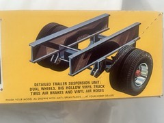 AMT Vintage TRAILMOBILE 27 ft Semi-trailer Van 1/25 Scale Model Kit (NIOB)