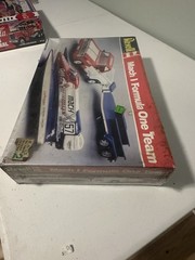 Revell Mach 1 Formula One Team 1:25 Plastic Model Kit – New Kit In sealed box