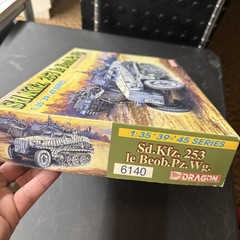 Dragon 6140 Sd. Kfz. 253 le Beob.Pz.Wg 1/35 Model Kit NEW
