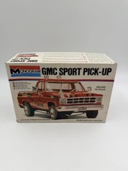 Vintage Monogram 1978 GMC Sport Pickup Truck Model Kit 1/24