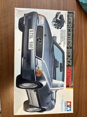 Tamiya 1:24 Mercedes – Benz AMG 500SL 6.0-4V Model Kit