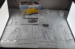 Revell 85-7203 1950 Ford F-1 Pickup 2n1 1:25 Model Kit Open Box
