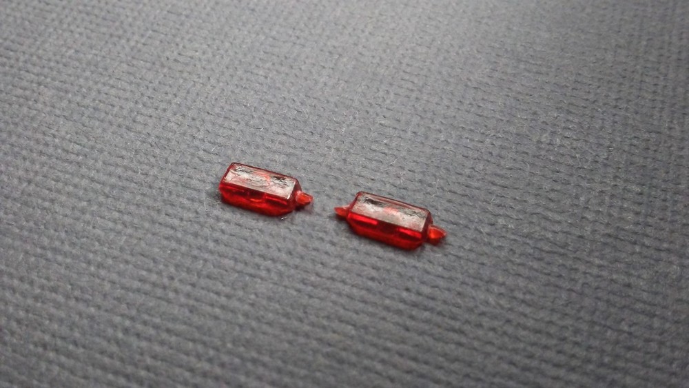 1/25 Model Car – Pair of Red Transparent Taillight or Marker Lenses.