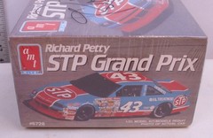 AMT RICHARD PETTY STP 1990 GRAND PRIX MODEL KIT 6728 1:25 SEALED SIGNED