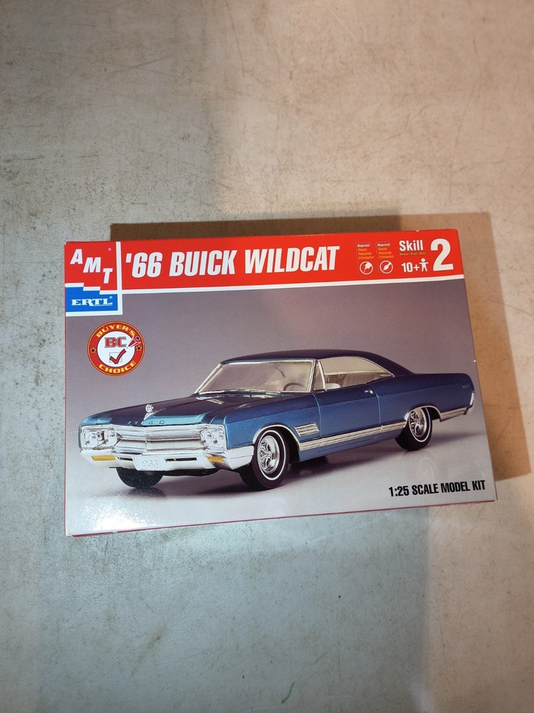 A10B AMT ERTL 1966 Buick Wildcat Model Kit #31222 NIOB